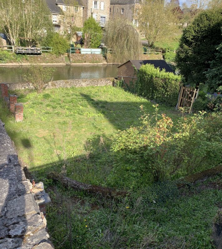 Building Plot Bordering the River Varenne