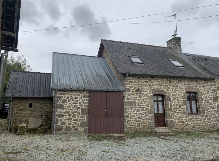 Main Photo of a 2 bedroom  Country House for sale