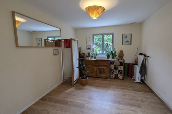 Main Photo