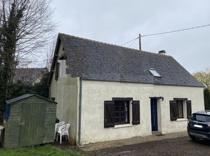 Main Photo of a 2 bedroom  Cottage for sale