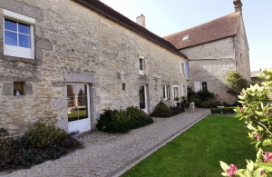 Detached House with Landscaped Garden