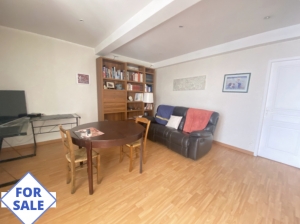 Spacious Renovated Town House With Workshop And Shed