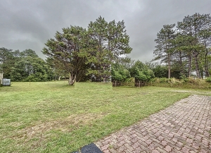 Detached Country House with Landscaped Gardens