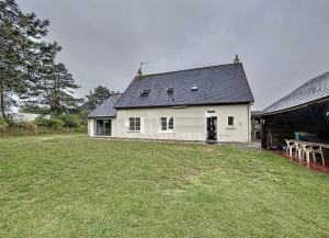 Detached Country House with Landscaped Gardens