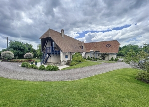 Stunning Detached House By the Coast