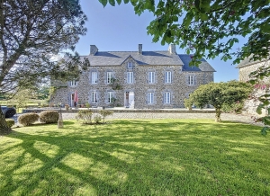 Manor House with Indoor Pool and Lake