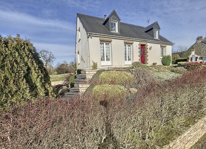 Detached House with Garden