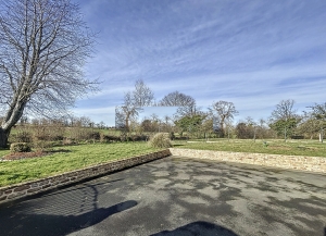 Detached House with Garden