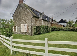 Stone House in Rural Hamlet Location