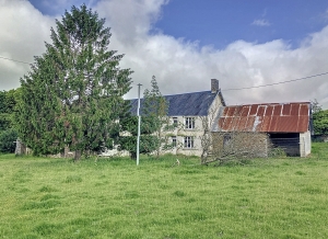 Detached Country House with Outbuilding