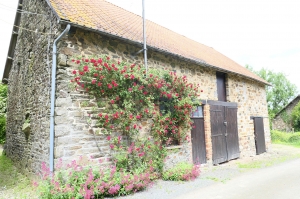 Traditional Country House with Garden