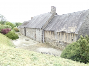 Traditional Country House with Garden