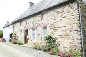 Traditional Country House with Garden