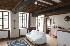 Traditional House with Garden in the Countryside