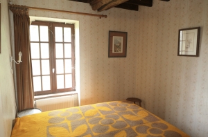 Traditional House with Garden in the Countryside