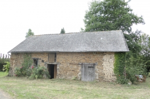 Traditional House with Garden in the Countryside