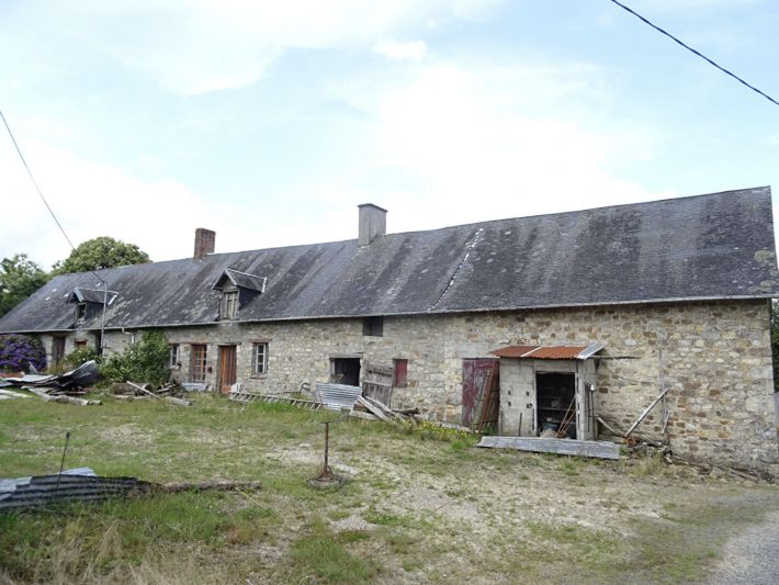 Countryside Longere with Outbuilding