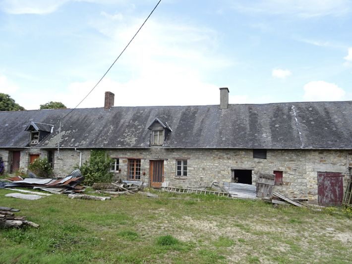 Countryside Longere with Outbuilding