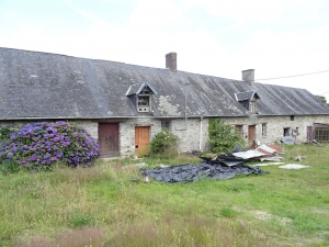 Countryside Longere with Outbuilding