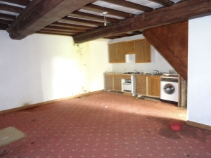 SLD02644 - Under Offer with Cle France
