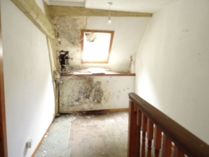 SLD02644 - Under Offer with Cle France