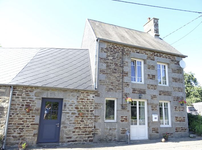 Main Photo of a 2 bedroom  House for sale