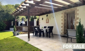 Detached Country House with Lake and Guest Gite