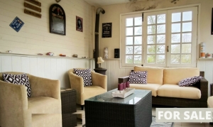 Detached Country House with Lake and Guest Gite