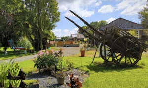 Detached Country House with Lake and Guest Gite