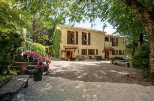 Main House And 4 Guest Gites with Pool