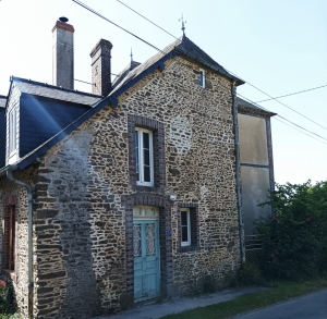 SLD02595 - Under Offer with Cle France