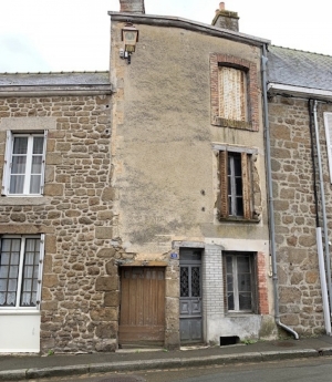 SLD02598 - Under Offer with Cle France