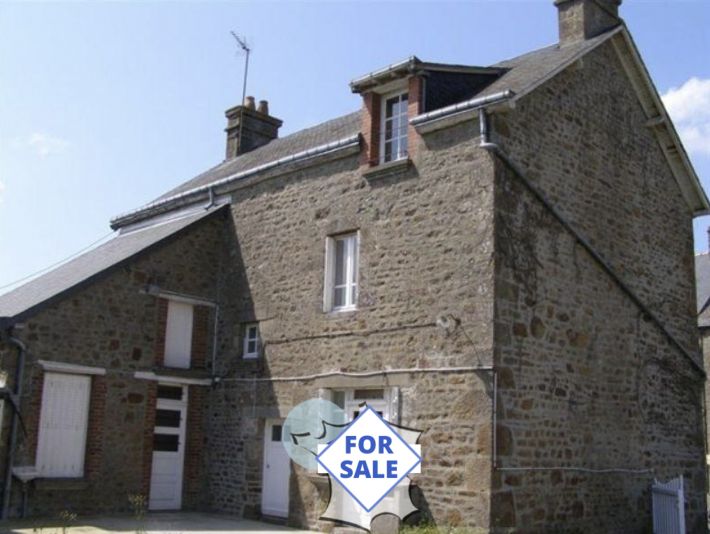 Main Photo of a 3 bedroom  Cottage for sale