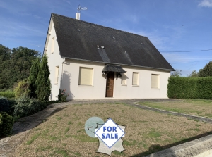 Detached House with Basement and Garden