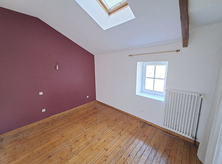 Former Farmhouse with Land and Outbuilding