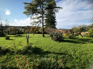Detached House with Barn, Private Garden and Open View