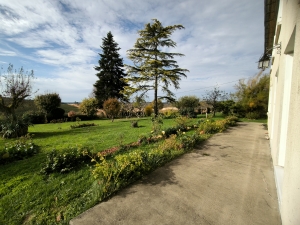Detached House with Barn, Private Garden and Open View