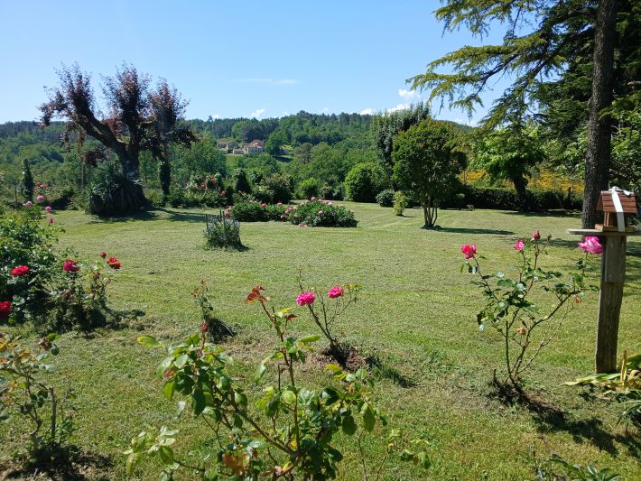 Detached House with Barn, Private Garden and Open View