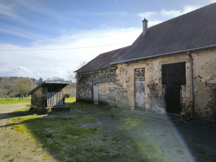 Farmhouse with Outbuildings and 20 Hectares of Land