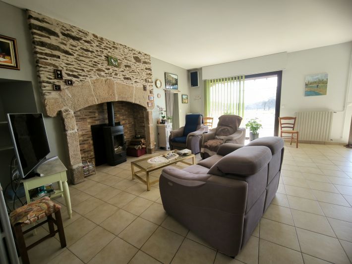 Farmhouse with Outbuildings and 20 Hectares of Land