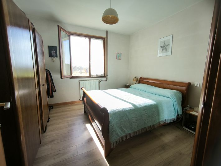 Farmhouse with Outbuildings and 20 Hectares of Land