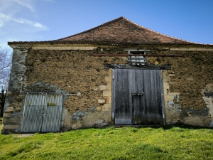 Farmhouse with Outbuildings and 20 Hectares of Land