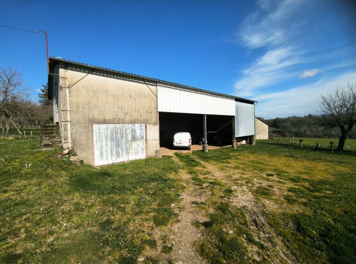 Farmhouse with Outbuildings and 20 Hectares of Land