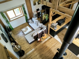 Detached Loft Style House with Cathedral Ceiling