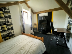 Detached Loft Style House with Cathedral Ceiling