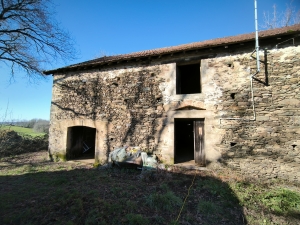 Farmhouse and Two Barns on One Hectare of Land