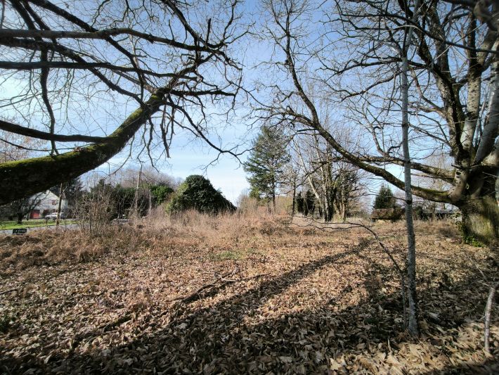 Former Farmhouse and Barn on Half an Acre