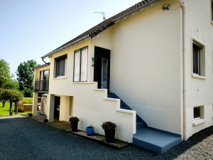 Detached House With Landscaped Garden