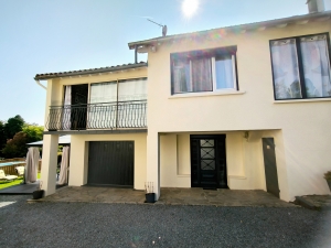 Detached House With Landscaped Garden