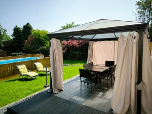 Detached House With Landscaped Garden